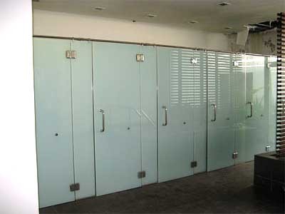 best-toilet-cubicle-with-glass-partition